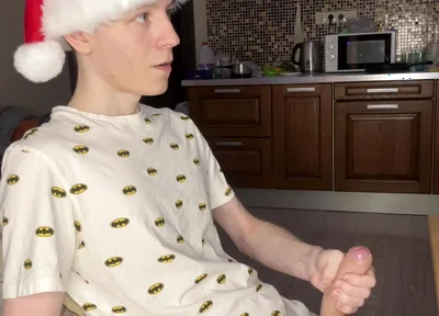 Naughty Solo Session Floods Twink Abs with Cum