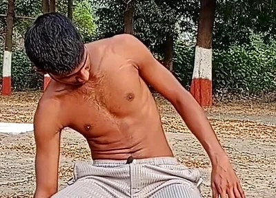 Batha Batha Kesa Hilaya Jata Hai