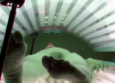Czech Gay Solarium 1 Slim Twink Caught in Solarium