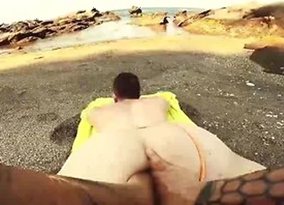Yoshi Kawasaki Stretches Hole