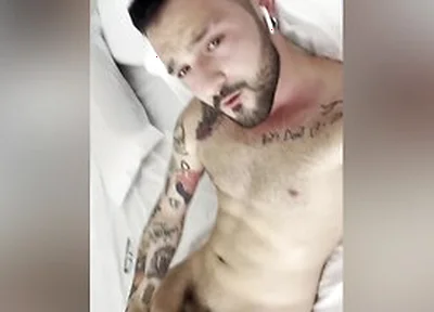 Igor Lucios - Chilling Horny After Training: Sweaty Jerk-off, Socks On, Steamy Release