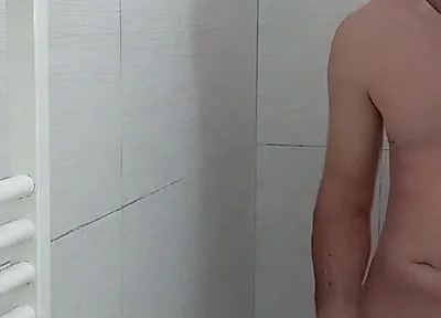 Hot Guy Masturbate in Shower Until Cum