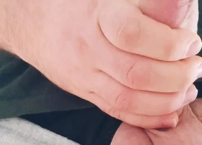 Guy Showed Bouncing Balls and Cummed on the Desk in the Office