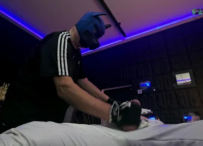 Playing Puppies Pleasure on the Rack Bondage,handjob,sneakers,smelly Shoes and the Yellow Ballon Part 2