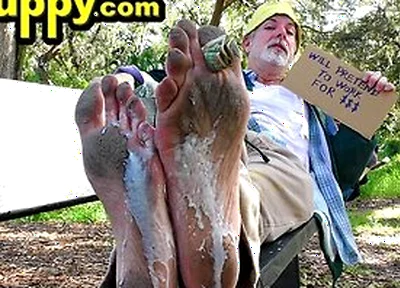 Richard Lennox Lets You Experience Foot Fetish In The Park
