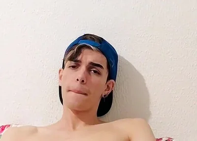 Freeballing Boy Squirts Big