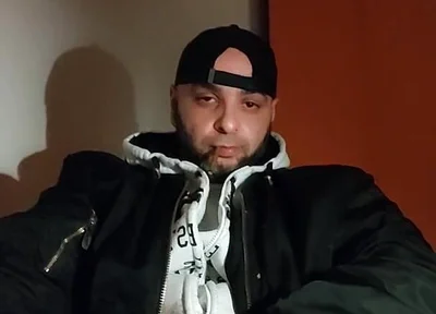 Dirtyjunkbro Is Bored He's Looking for Buddies