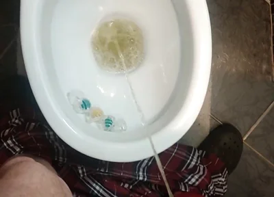 Uncut Cock Morning Pissing in Toilet