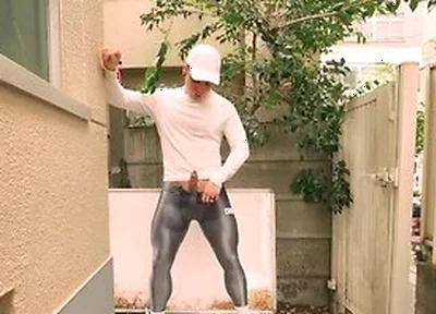 Yoshi Kawasaki Shows Exciting Outdoor Wank