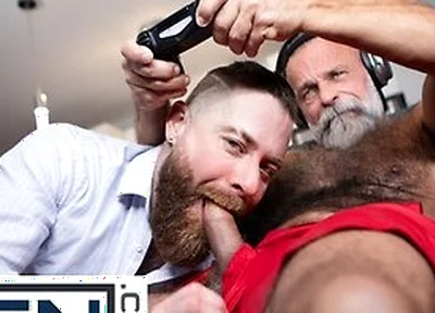 Men - Stepdaddy Cakes Sucks His Boyfriend Stepdaddy Johns Dick While He Is Gaming, Then Takes A Ride