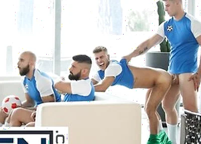 Men - Muscular Stud Malik Delgaty Fucks The Bottom Allen King Missionary And Doggystyle On Bed