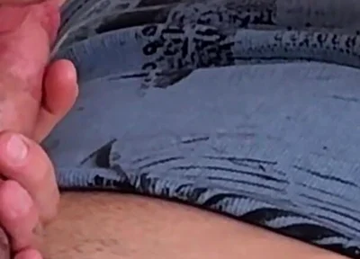 Gives a Deepthroat to a Friend While He Plays on the Phone