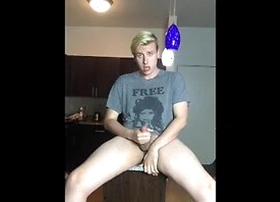 Cumming In The Kitchen