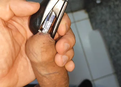 Super Glans Stapler in the Bathroom.