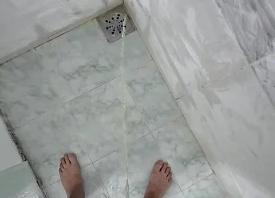 Slow Motion Pee