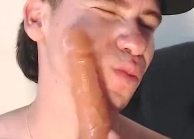 Fucking Me with a 20 Cm Dildo and Then I Put It in My Mouth