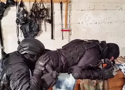 3 german swat cops cuming