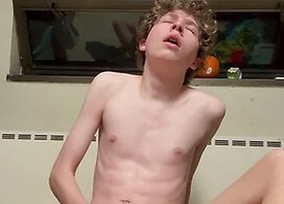 Teen 18+ Boy Masturbates(cum Shots)