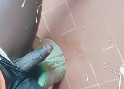 This Muscular Huge Cock Makes Me Horny