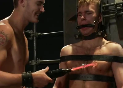 Christian Wilde And Zach Alexander In Bar Bondage Hookup 2