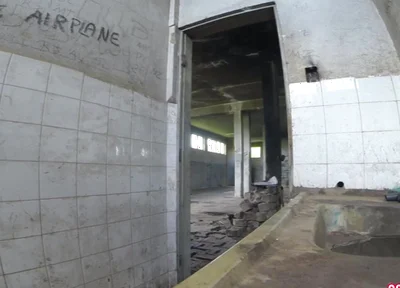 I Jumped Over the Wall to Jerk off in the Shaking Shed