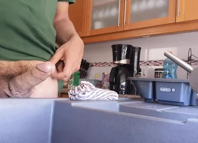 Guy Loves to Cum in His Kitchen Sink