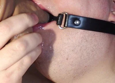 Sloppy Deepthroat 7 Inch Gyrating Dildo Whit Mouth Gag