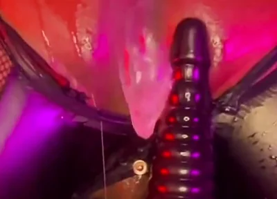 Bouncing and Farting on Dong