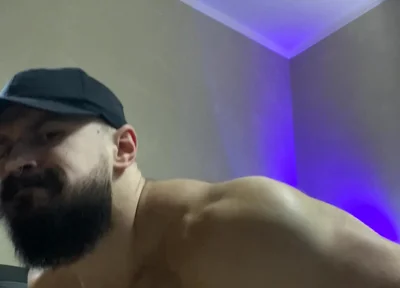 Pumping My Huge Pecs