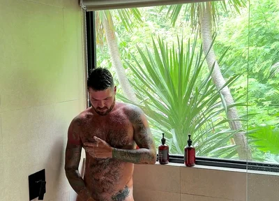 I’d Love to Jerk off in the Shower