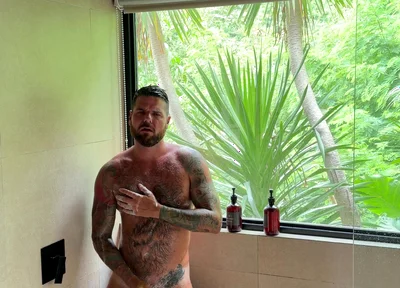 I’d Love to Jerk off in the Shower