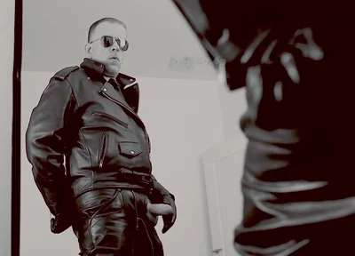 Leatherman 7 Cum Shots Xl & Piss (rear Window)