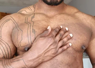 Who Loves a Chest Bounce and Nipples Play.