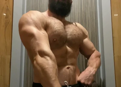 Sit and Watch at My Pumped Body