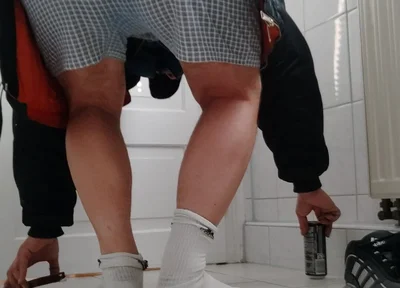 To Get Horny in the Wc, Dirty, Smelly, Wett. Dj -bro