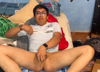 Jugando Con Un Dildo, En Castidad