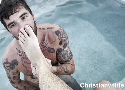 Wet and Wilde with Chris Damned