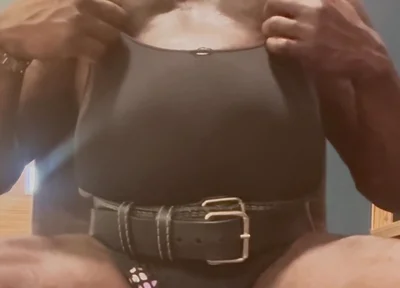 Black Mature Muscle Solo Tits and Vibrator