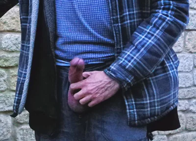 Big Uncut Cock Wanking and Cumming for the Neighbours Again - Rockardglans