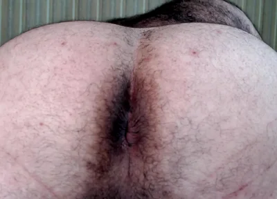 Bullmusclejoe Shows off His Arab Dark Brown Ass Crack