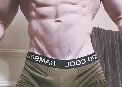 Famous Nfl Player Goes Viral on Instagram