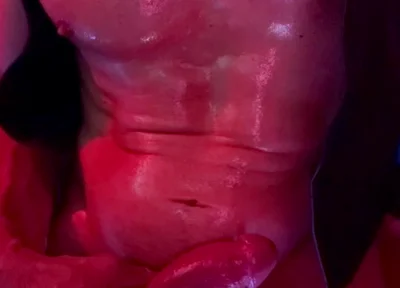 Muscle Bro Jerks Cock Oiled up