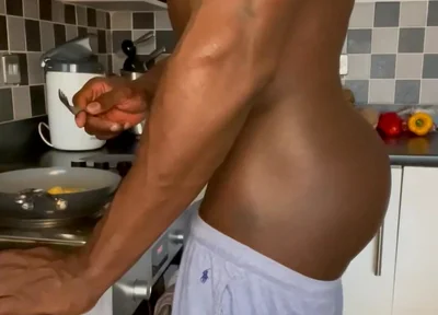 Very Daring Move Considering That I Was Frying! How’s Your Sunday? Cooking Here to Eat and Relax. Happy Sunday My Lovers