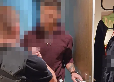 Part 1 - Straight Muscle Guy and Security Guard First Time Anal, Kissing and Blowjob While I Watch