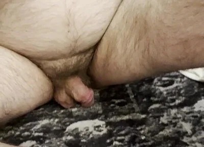 Coach Karl's Bare Feet Bare Balls up Close [8893]