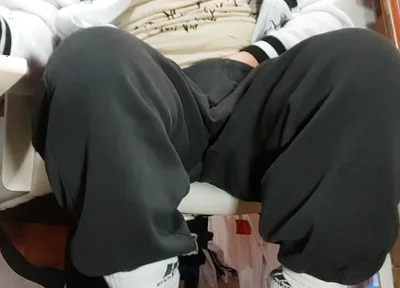 Dirtyjunkbro Spreads Her Ass