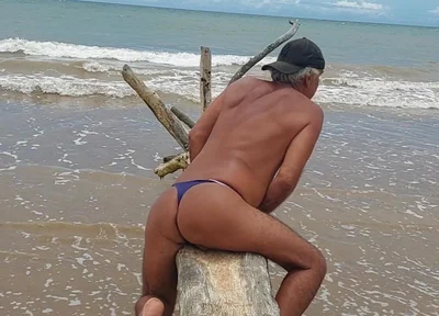 Ladysilva Tanning Her Hot Ass on the Beach