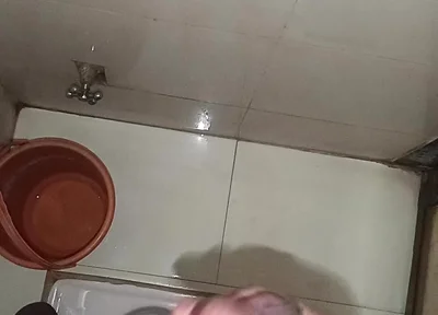 Desi Boy Jerk off on Toilet Masterbet in the Toilet