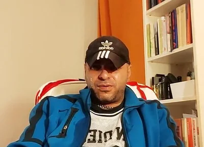 Dj Bro Pissing in Front of the Pc and Wet Pants VR the Mirror