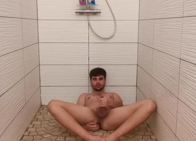 Masturbating Before the Shower - Beepied